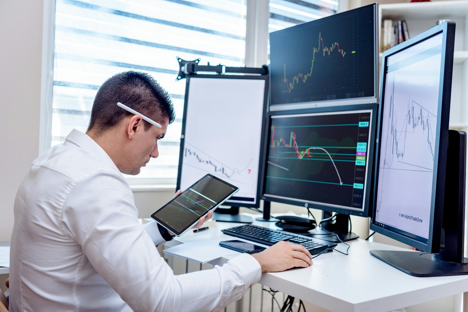 RNN-based distortion models improved CAT bond pricing