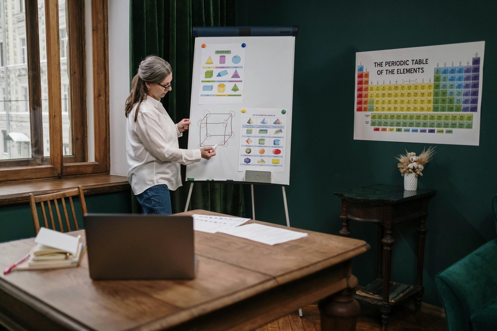 Content knowledge shapes participation in collaborative physics teacher learning