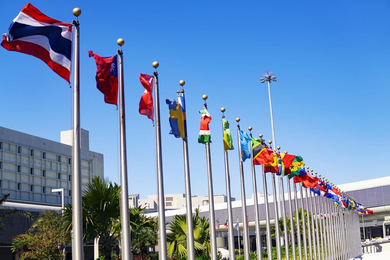 Nested governance is seen as insufficient for planetary environmental crises