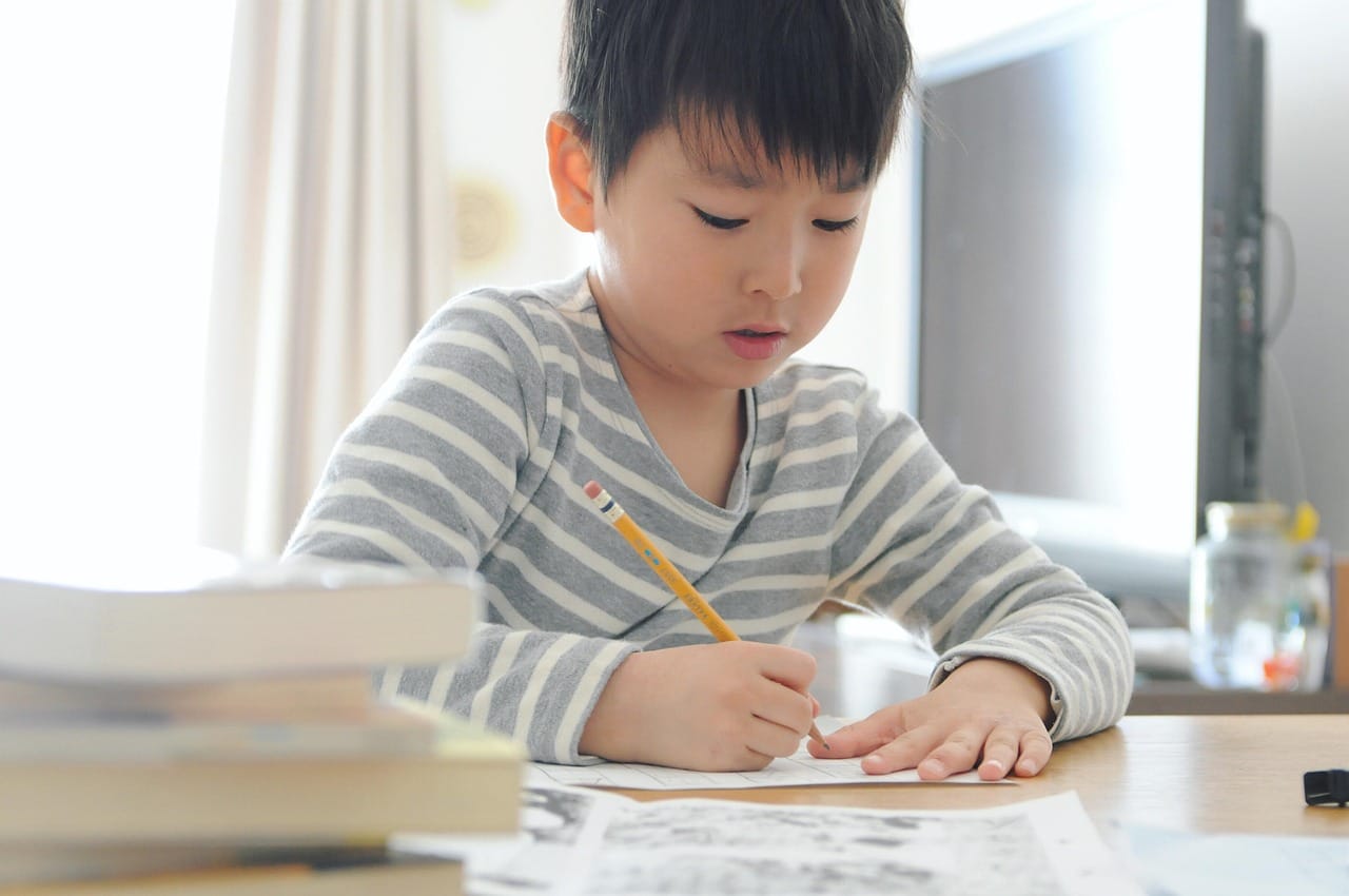 Case-based learning with AI gamification raised motivation scores