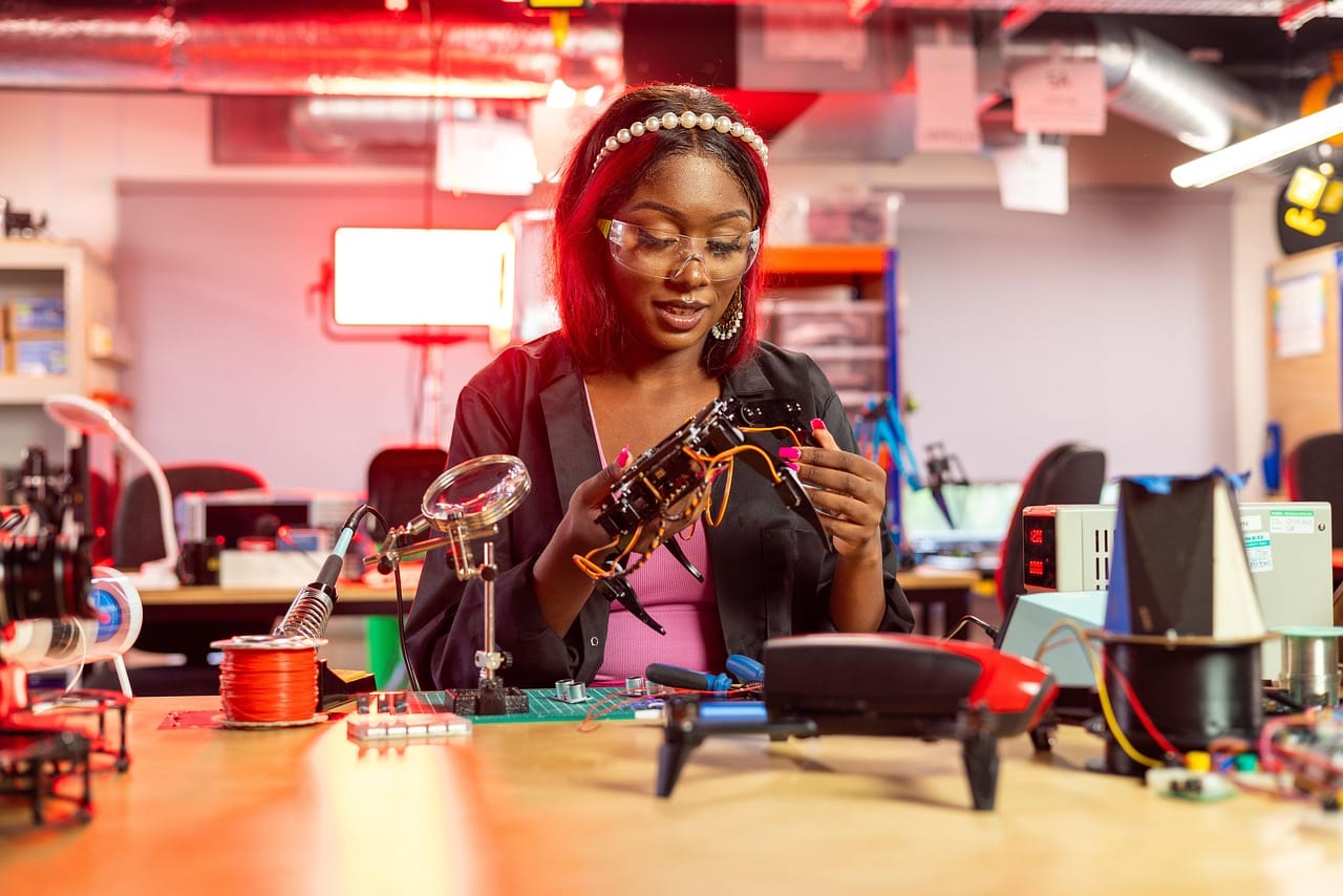 Students valued an AI learning assistant but had ethical concerns