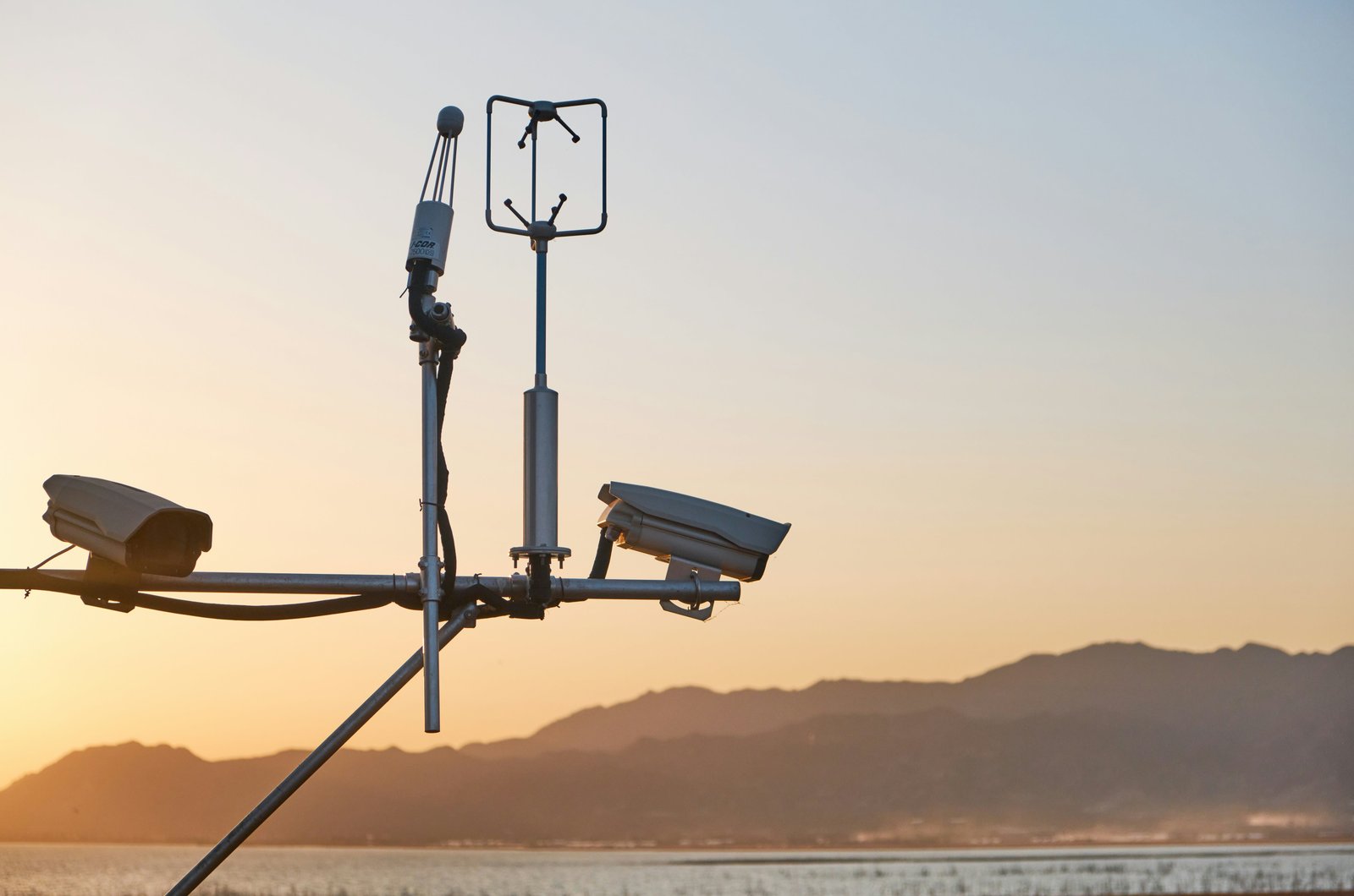 FuXi-Air forecasts six pollutants with multimodal data