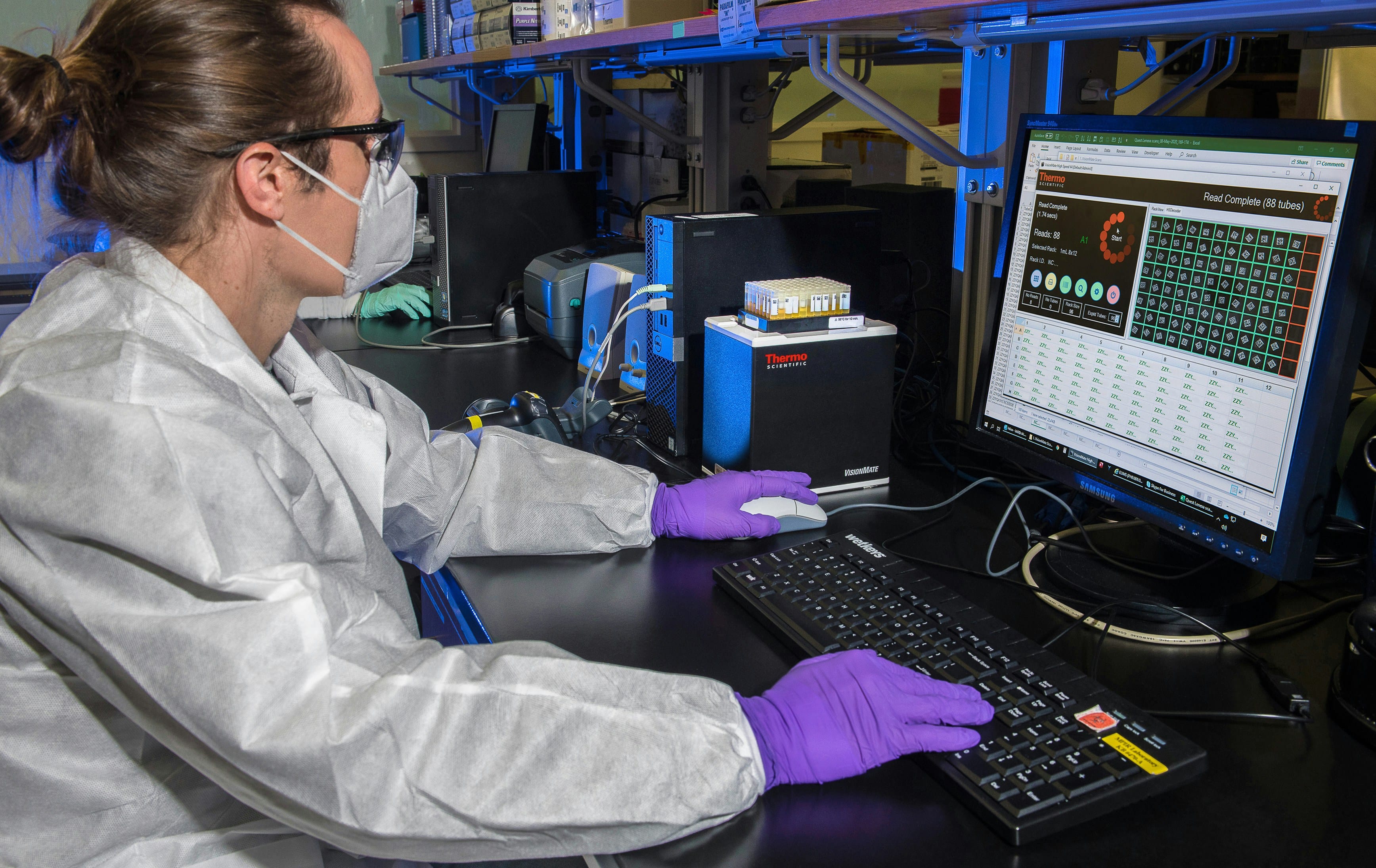 Functional groups strongly affect amino acid LC-MS derivatization