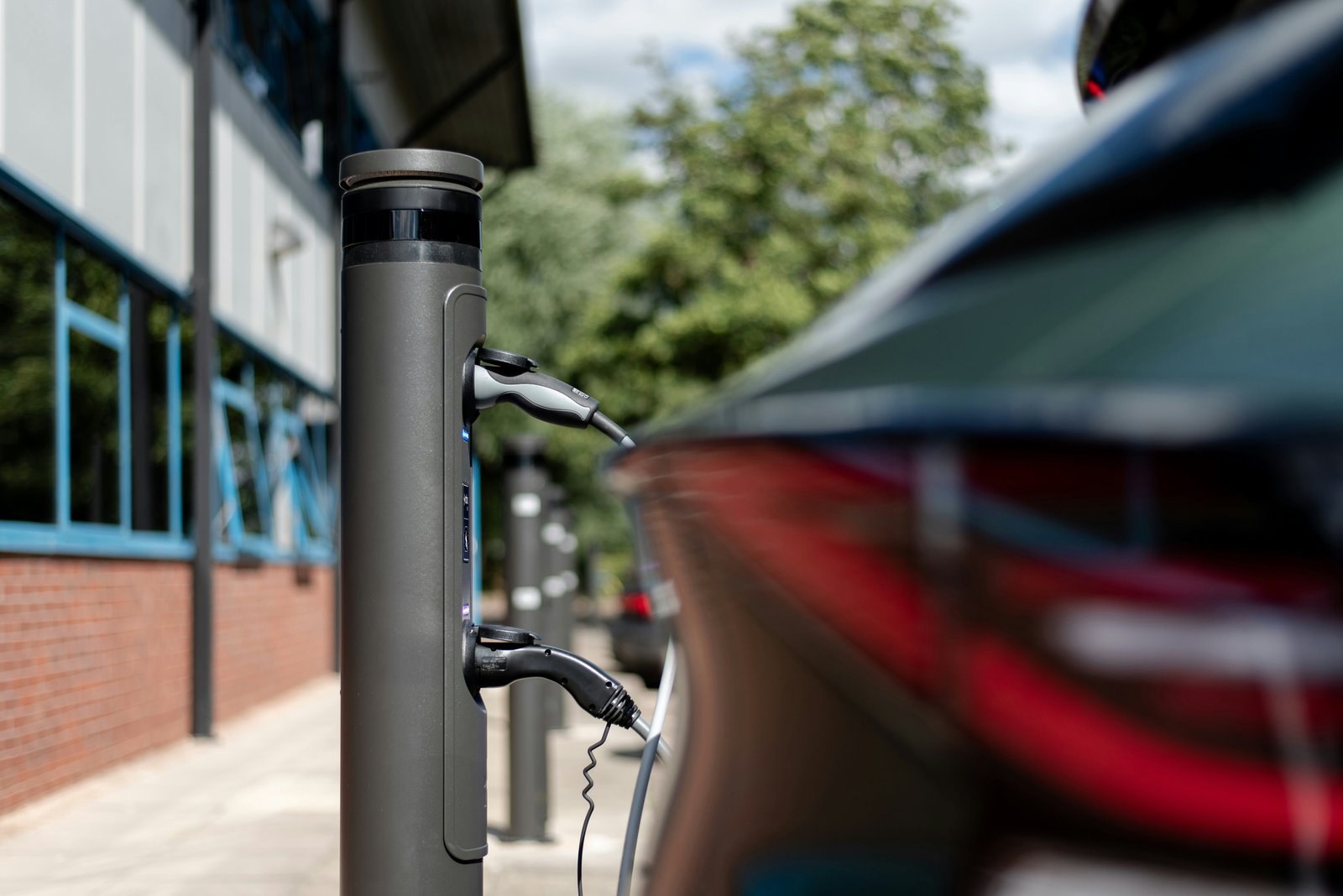 Survey reviews integrated EV charging and power topologies
