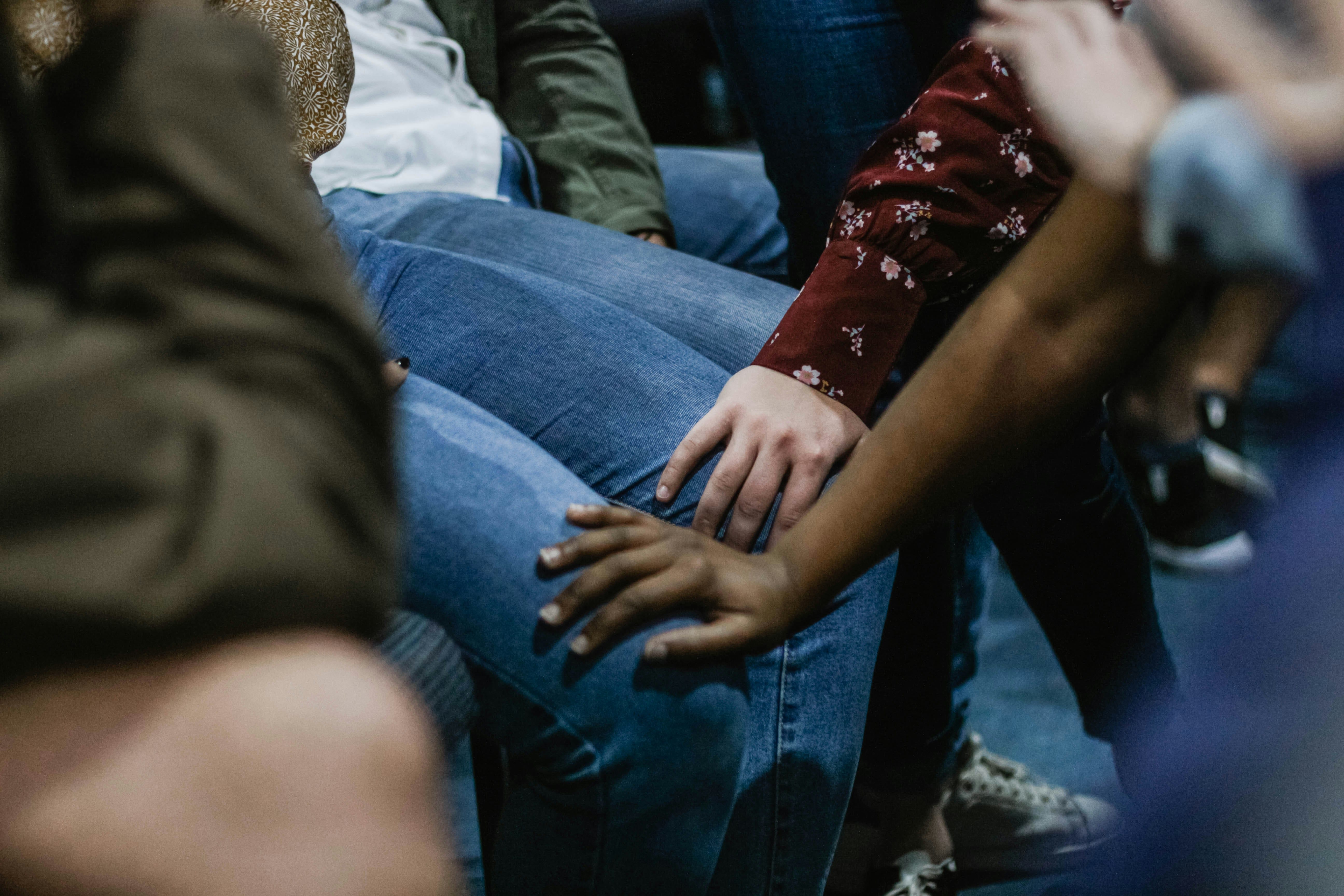 Discrete emotions and social connectedness are linked in anxiety and depression