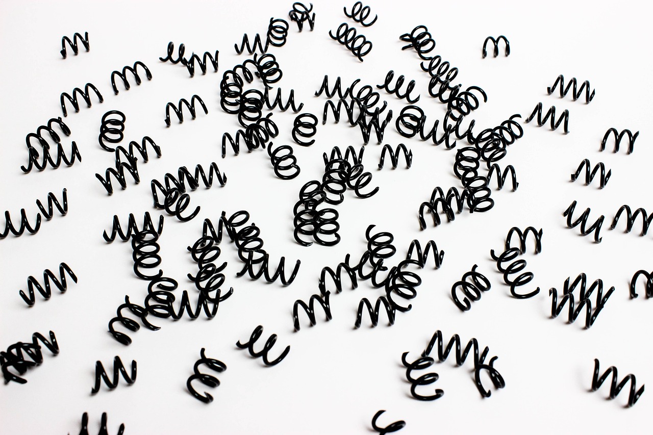 Sketching trims frequency statistics in sublinear space